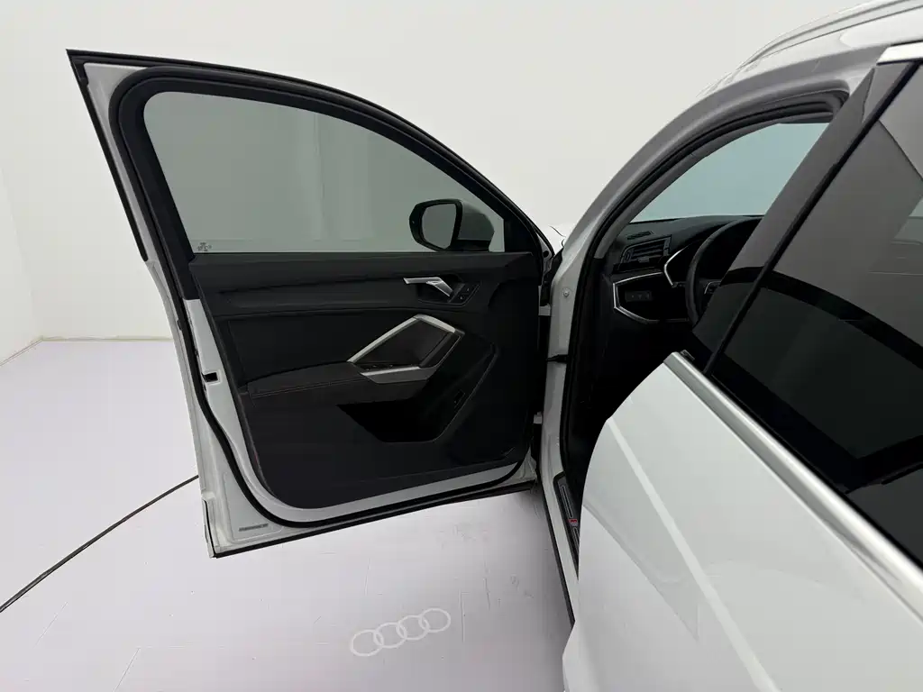 Audi Q3 2022 — фото 20