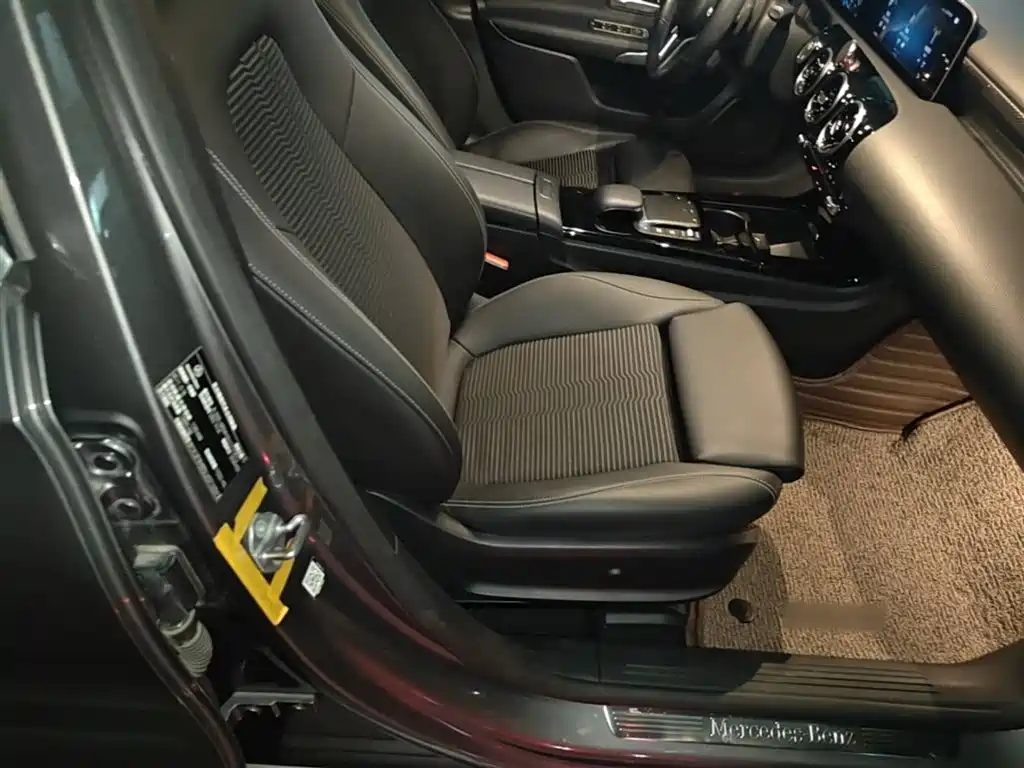 Mercedes-Benz A-Class 2020 — фото 19