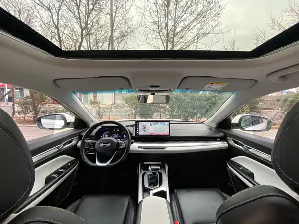 Geely Emgrand L 2022