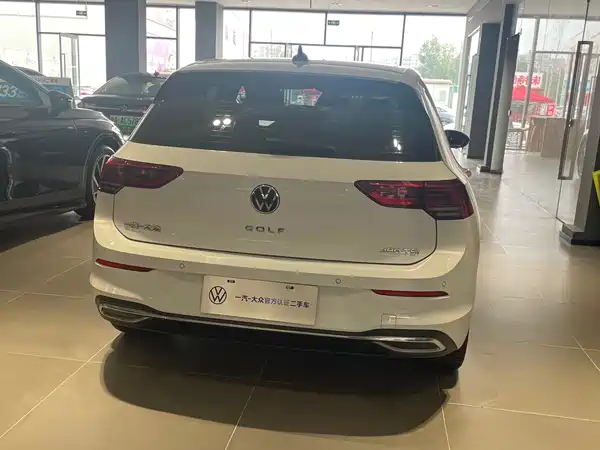 Volkswagen Golf 2024