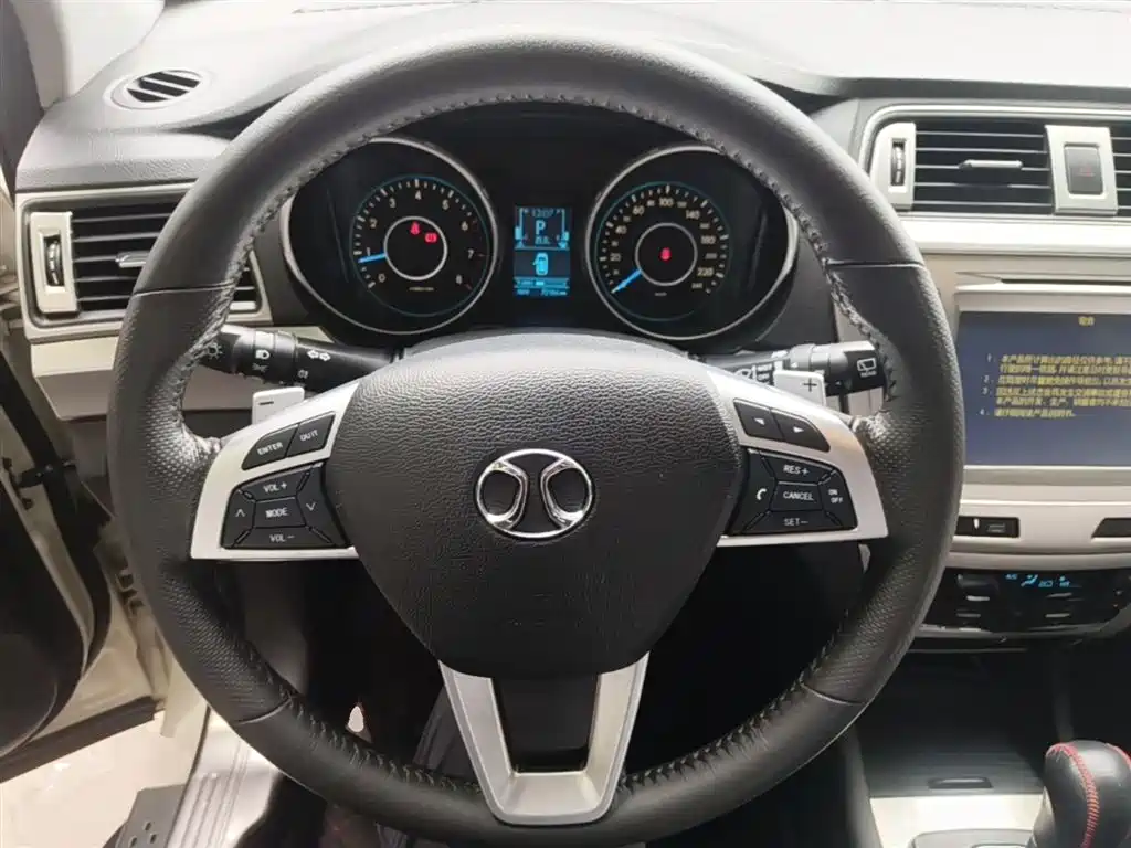 BAIC Senova X65 2015 — фото 11