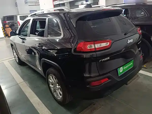 Jeep Cherokee 2016