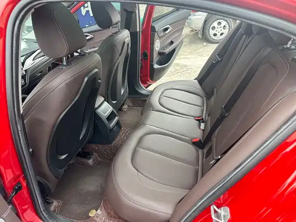BMW 1 Series 2021