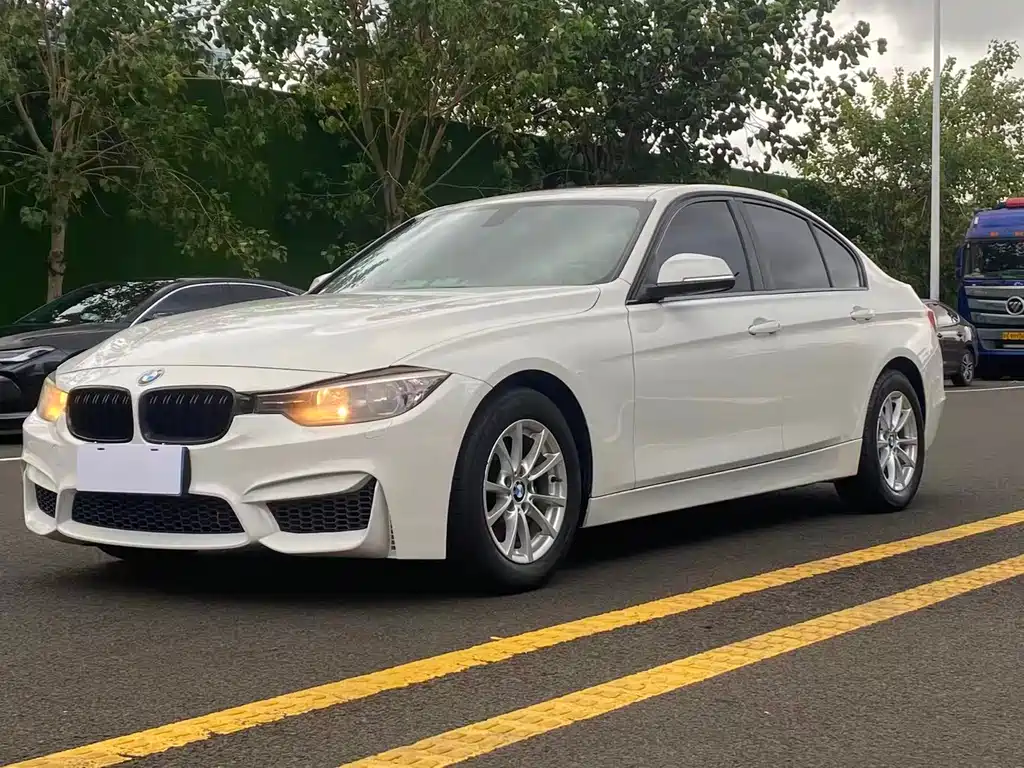 BMW 3 Series 2015 — фото 1