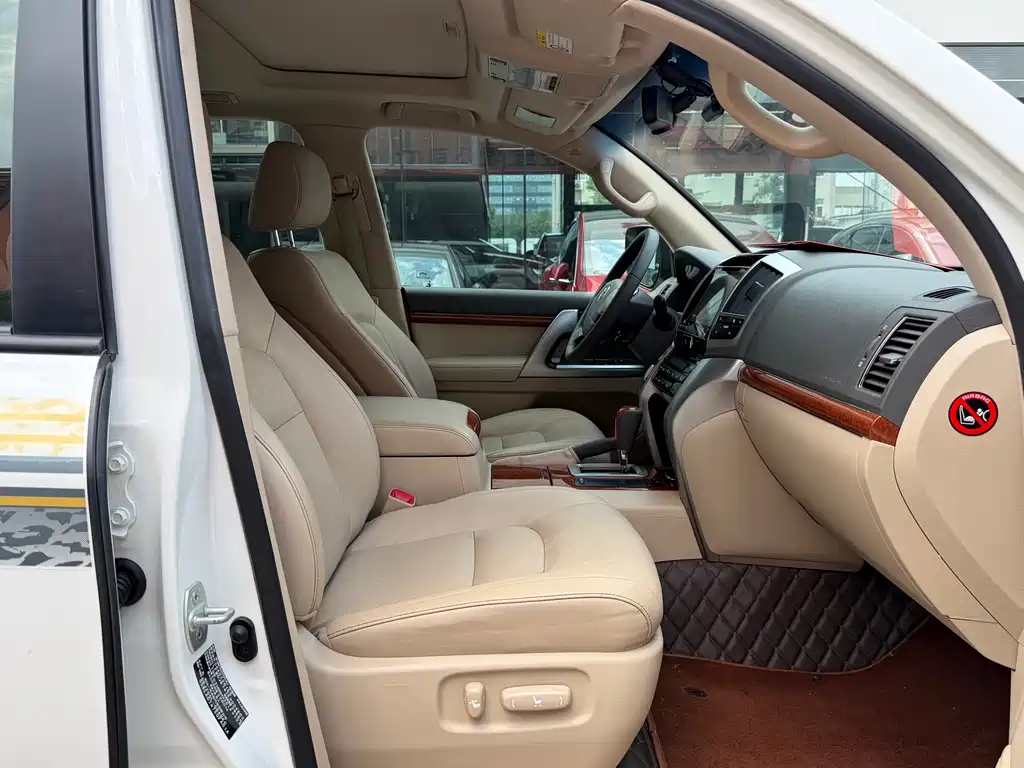 Toyota Land Cruiser 2016 — фото 15