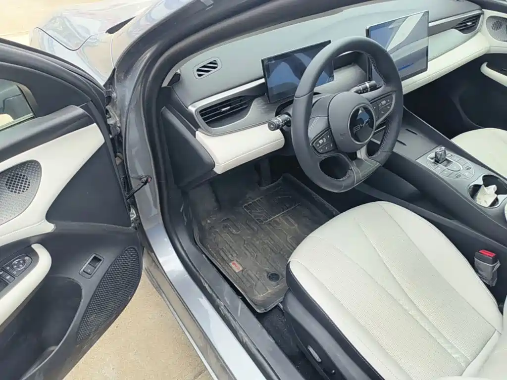 BYD Seal 05 DM-i 2025 — фото 16