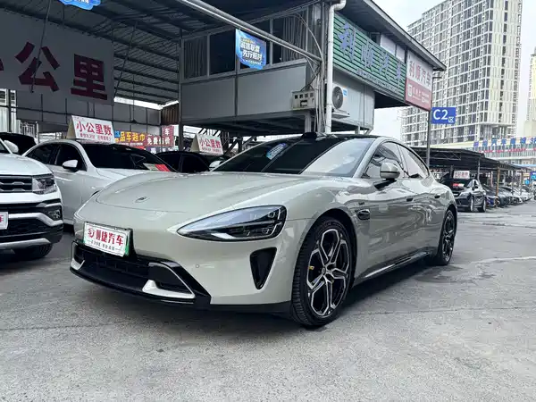 Xiaomi SU7 2024