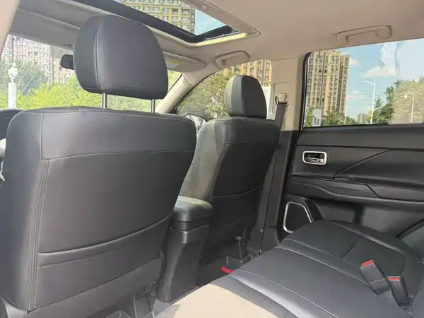 Mitsubishi Outlander 2017