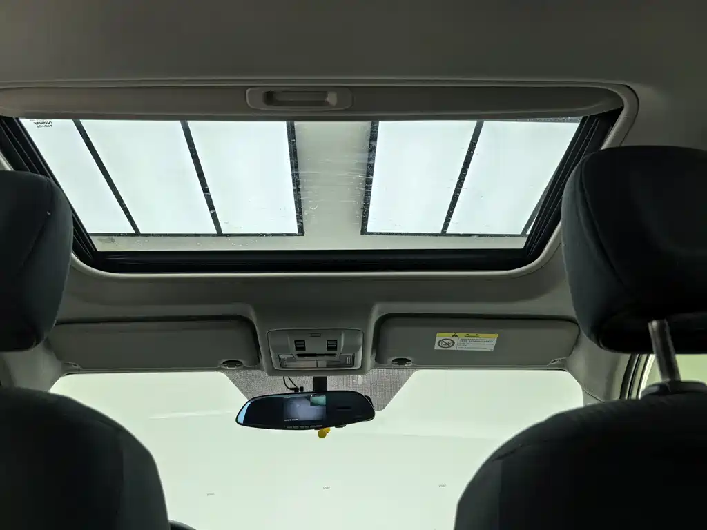 Toyota RAV4 2017 — фото 13