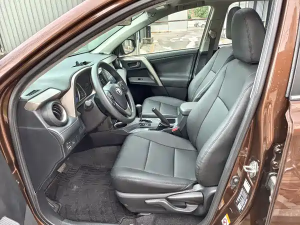 Toyota RAV4 2015