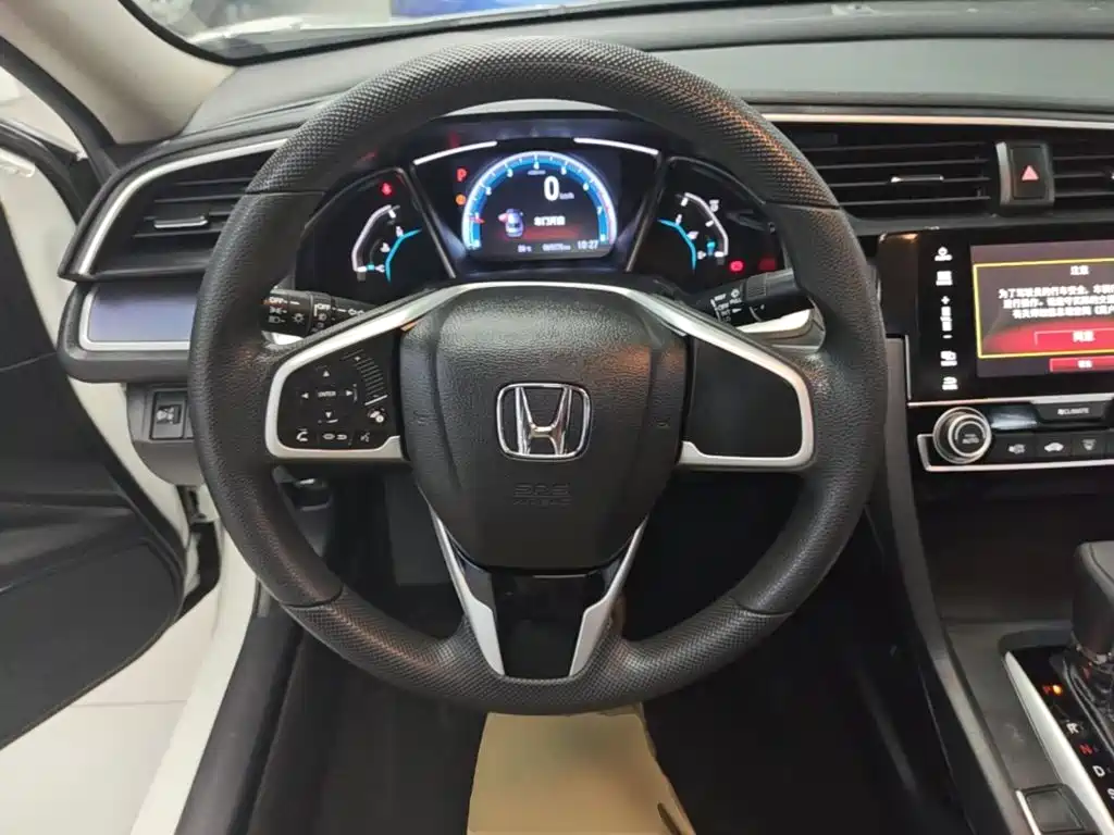 Honda Civic 2018 — фото 11