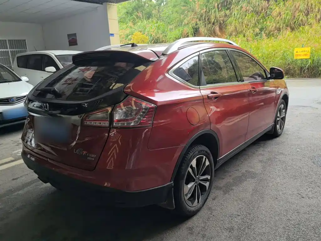 Luxgen U6 2017