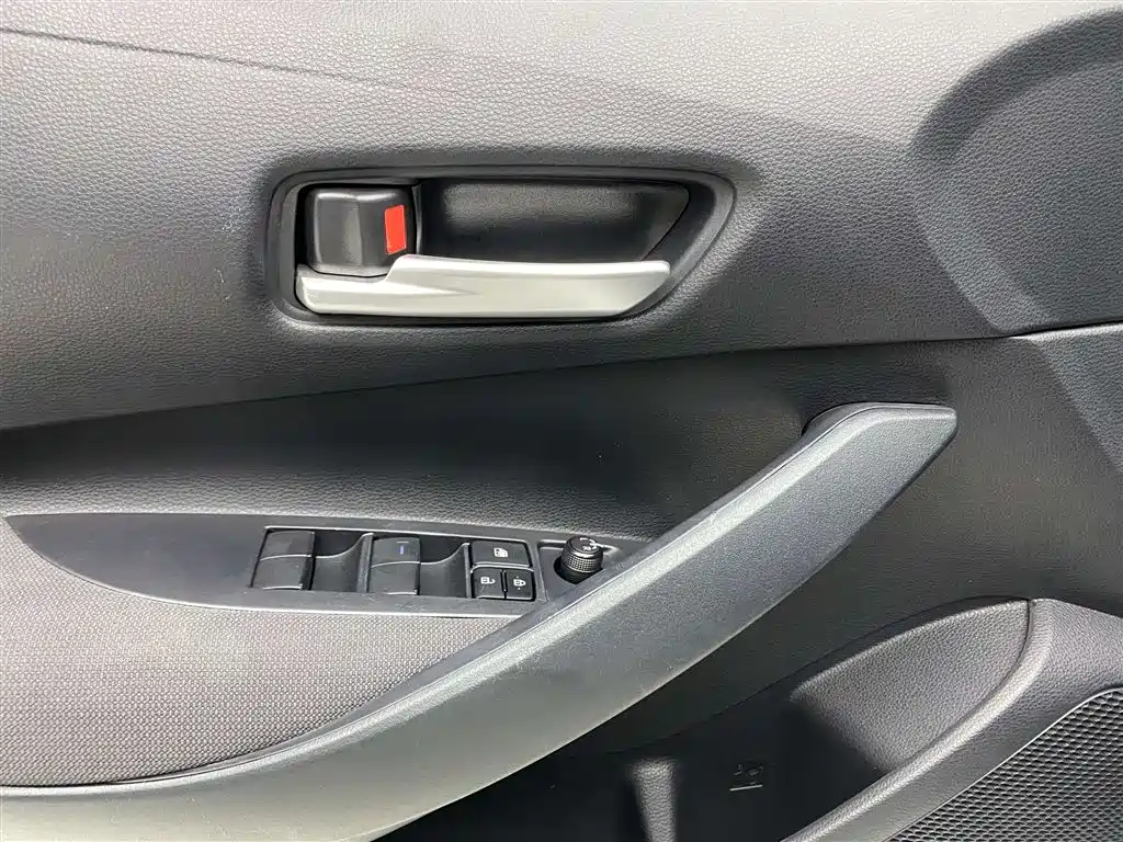 Toyota Corolla 2023 — фото 24