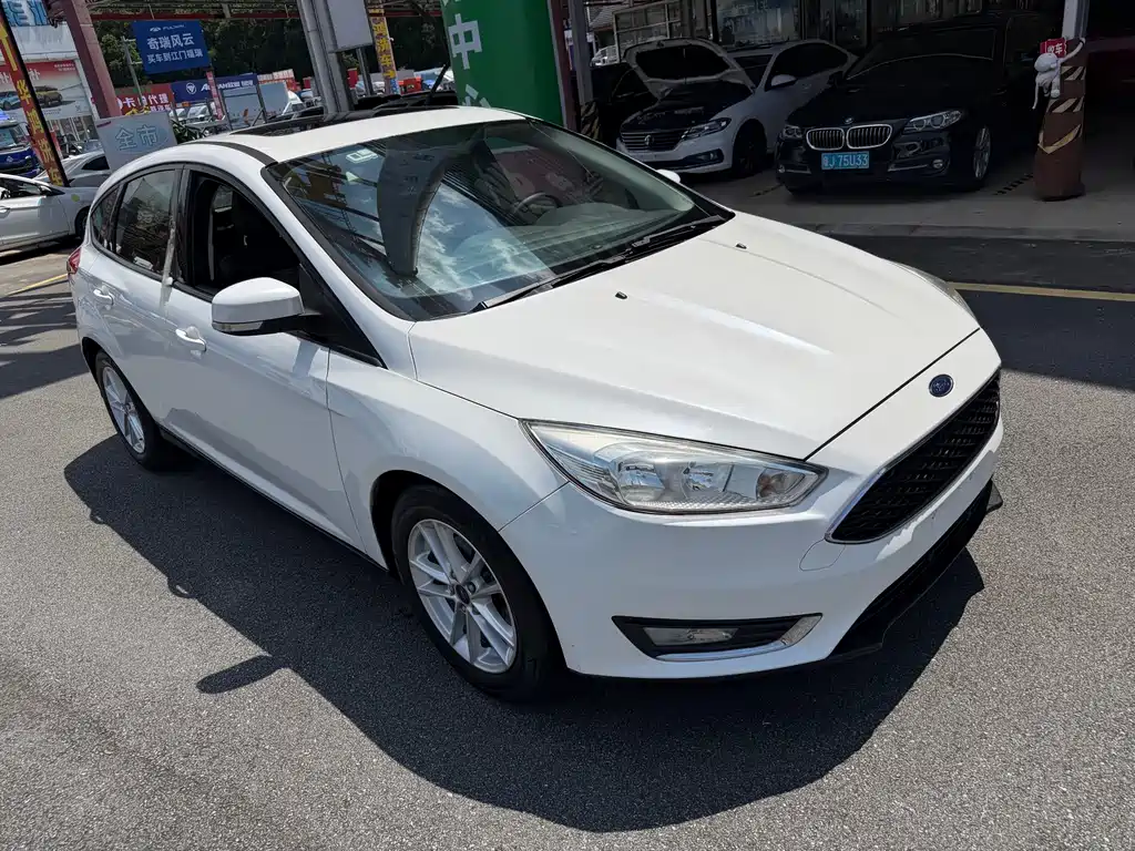 Ford Focus 2015 — фото 7