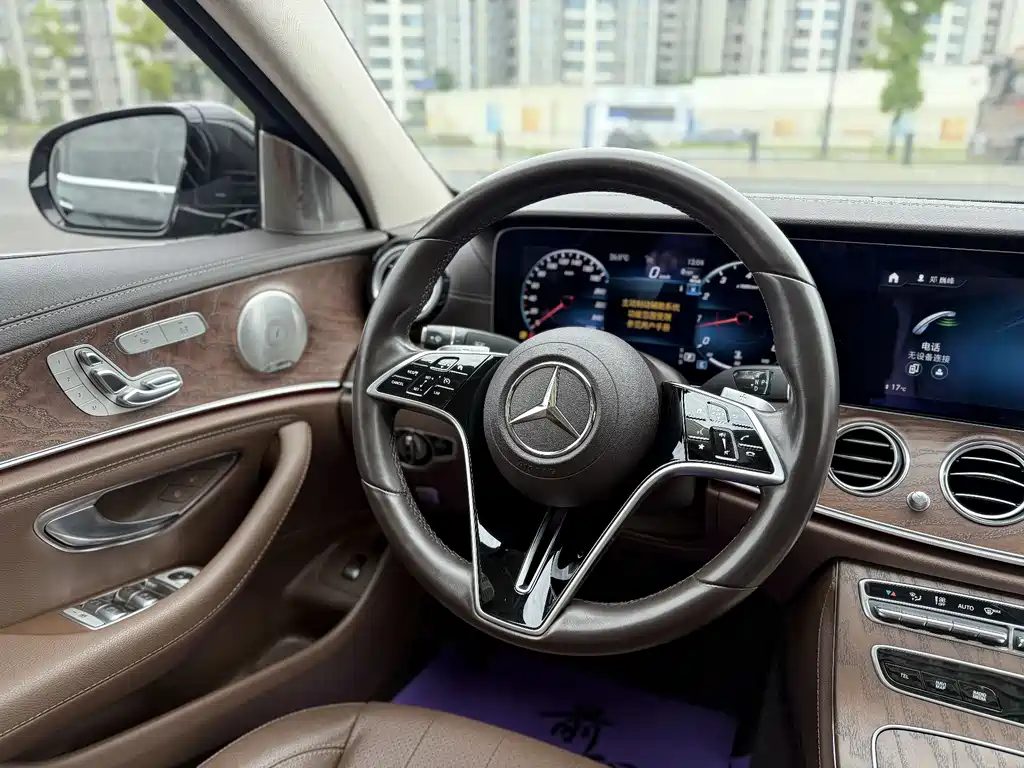 Mercedes-Benz E-Class 2022 — фото 12