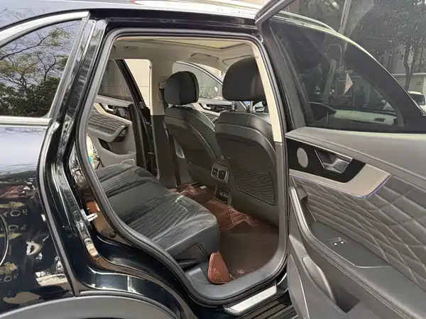 Hongqi HS5 2021
