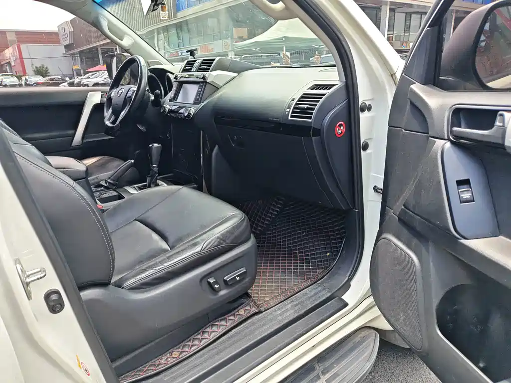Toyota Prado 2017 — фото 13