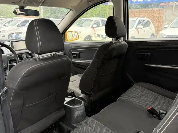 Dongfeng Scenery 330 2014