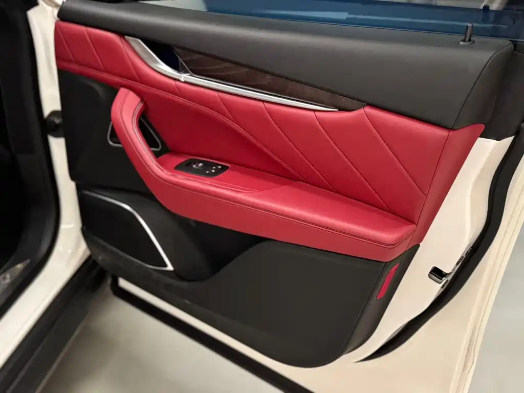 Maserati Levante 2020 — фото 14