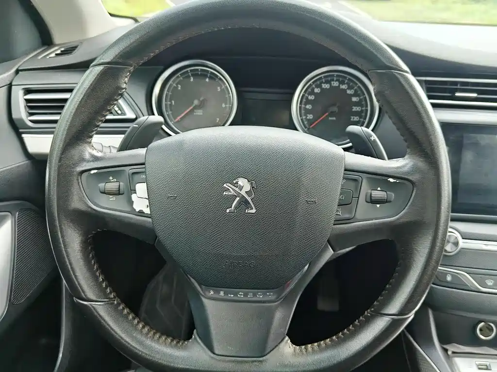 Peugeot 408 2019 — фото 18