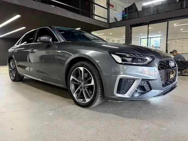 Audi A4L 2021