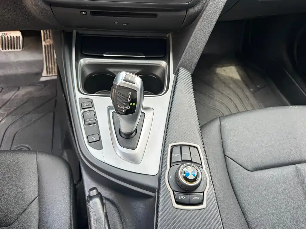 BMW 3 Series 2015 — фото 19