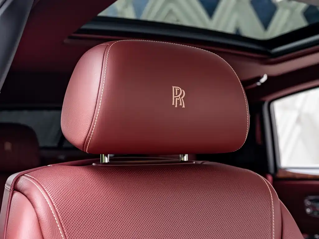 Rolls-Royce Ghost 2019 — фото 20