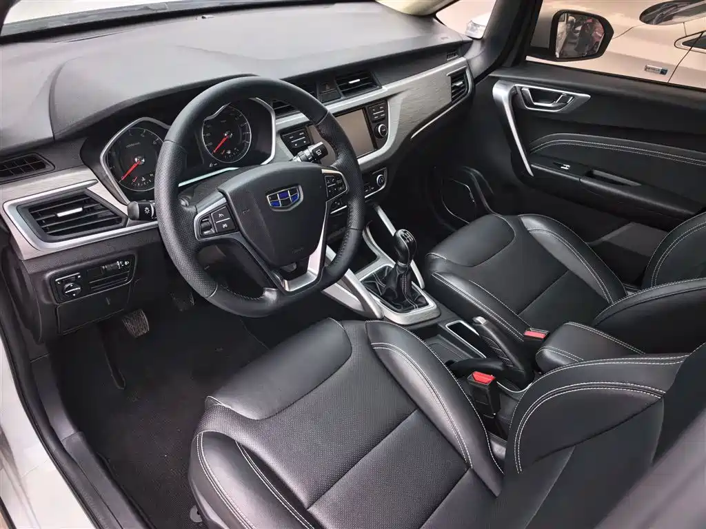 Geely Vision X3 2018 — фото 12