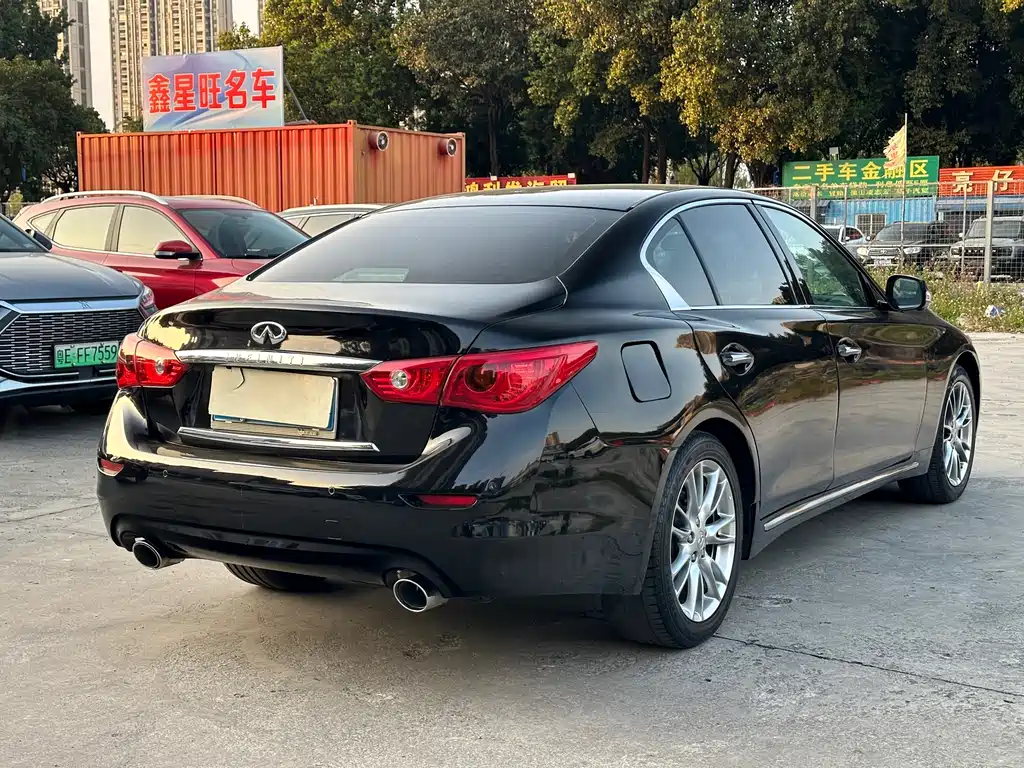 Infiniti Q50L 2017 — фото 17