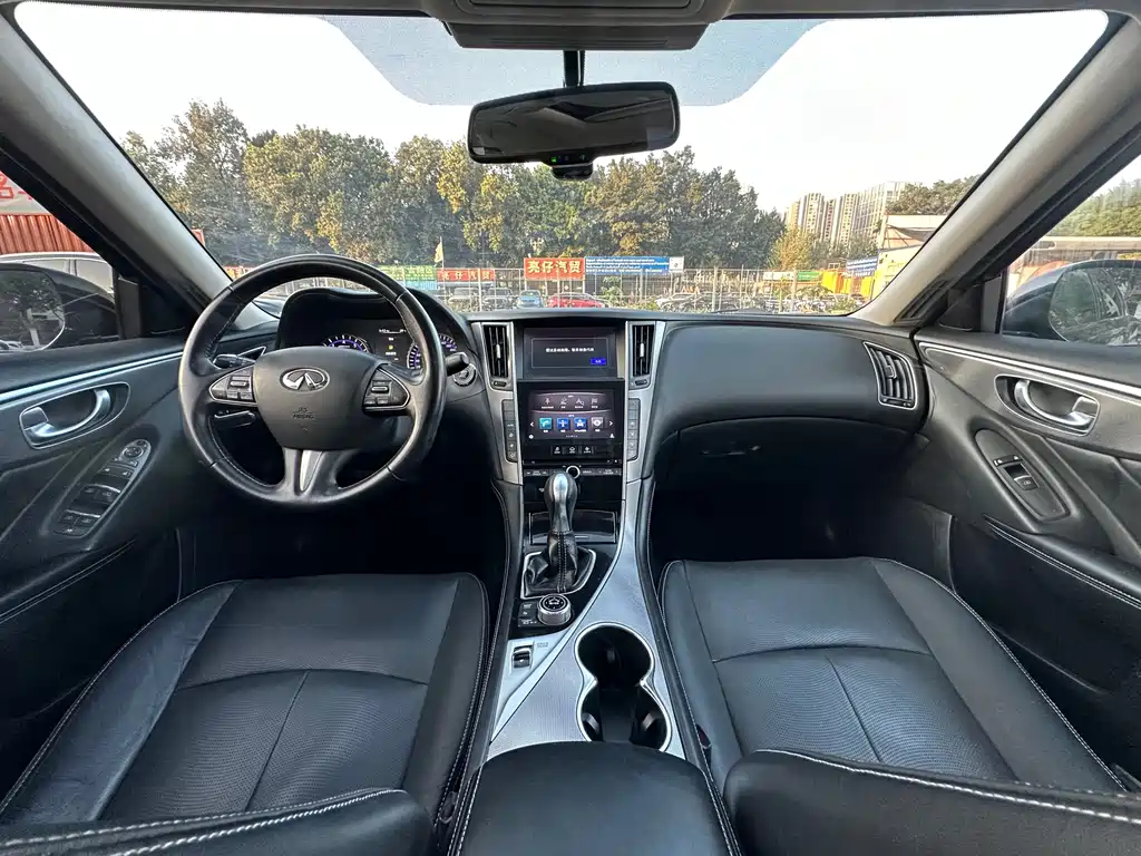 Infiniti Q50L 2017 — фото 10
