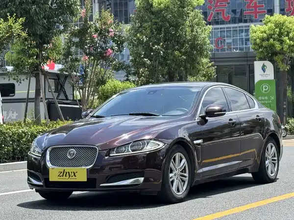 Jaguar XF 2015