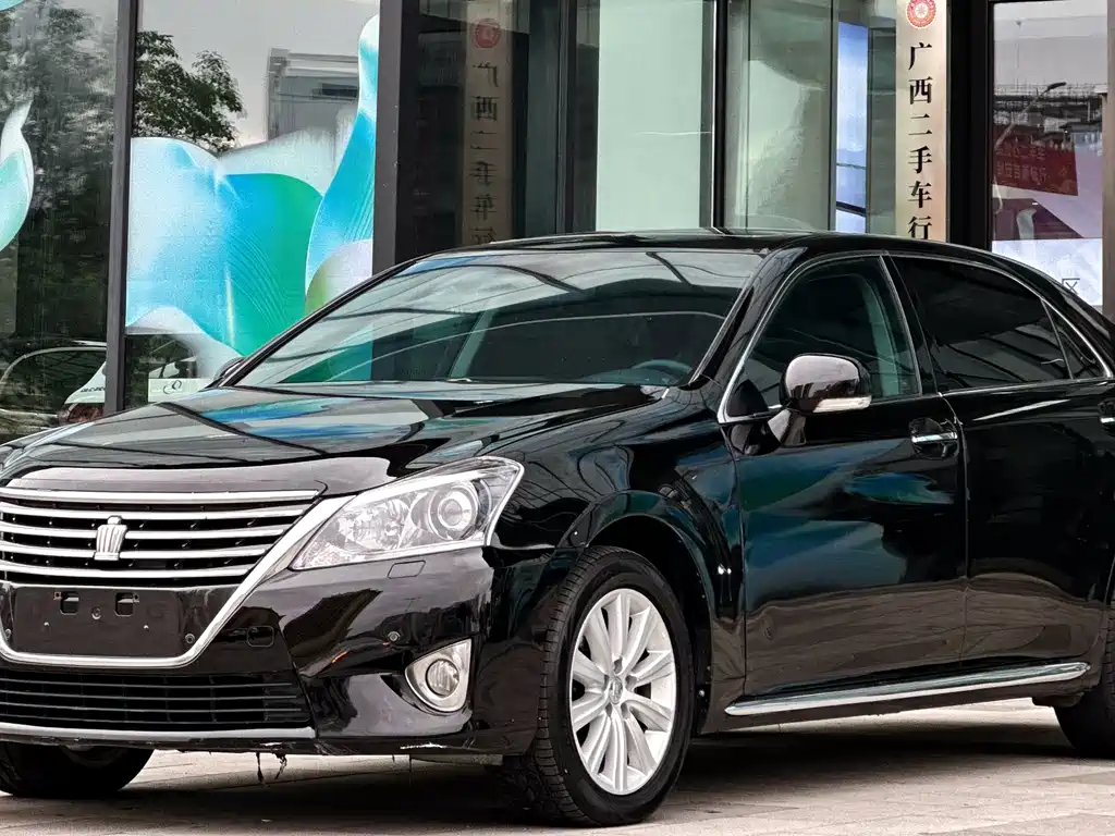 Toyota Crown 2014 — фото 3