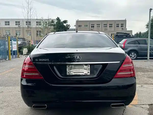 Mercedes-Benz S-Class 2013
