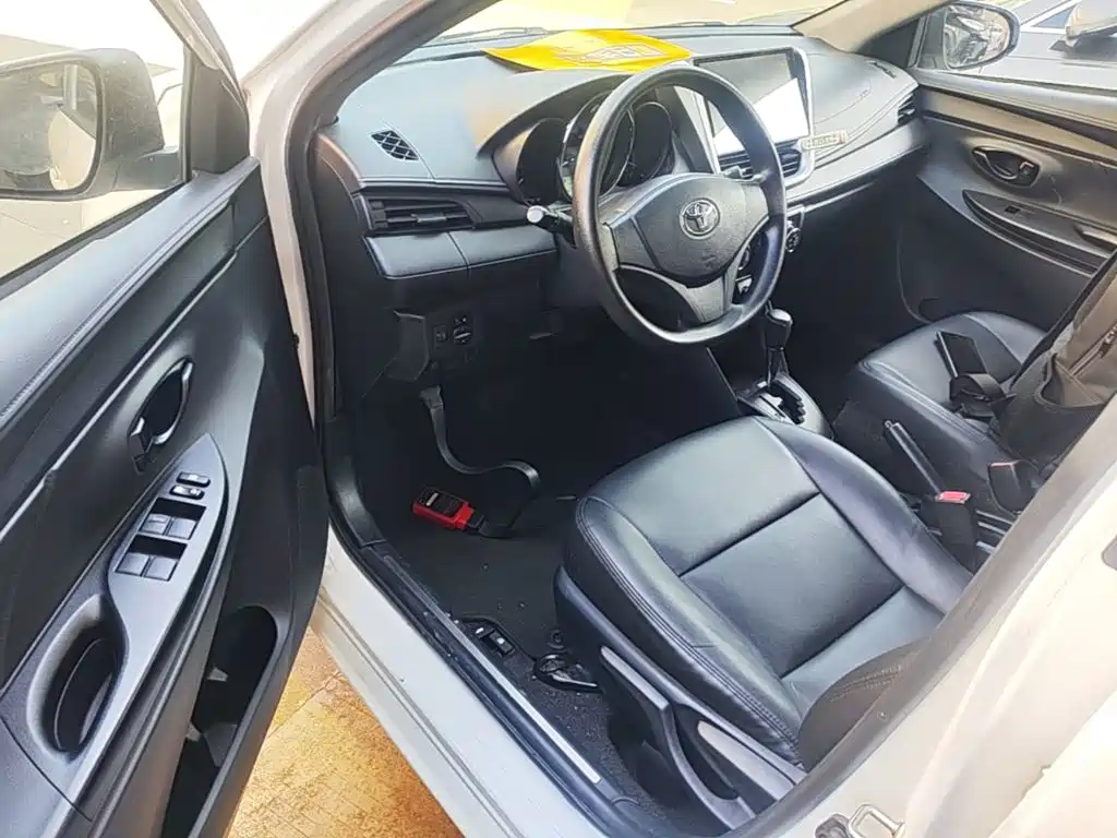 Toyota Yaris L 2019 — фото 16