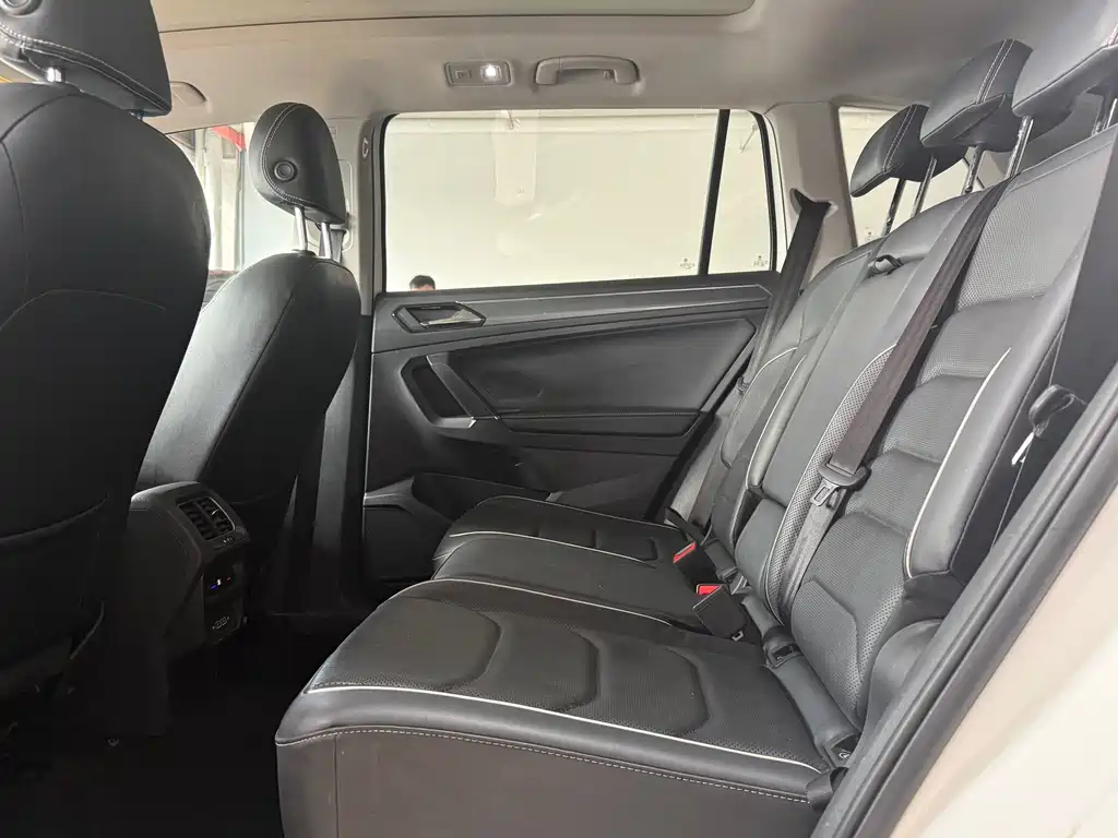 Volkswagen Tiguan L 2021 — фото 10