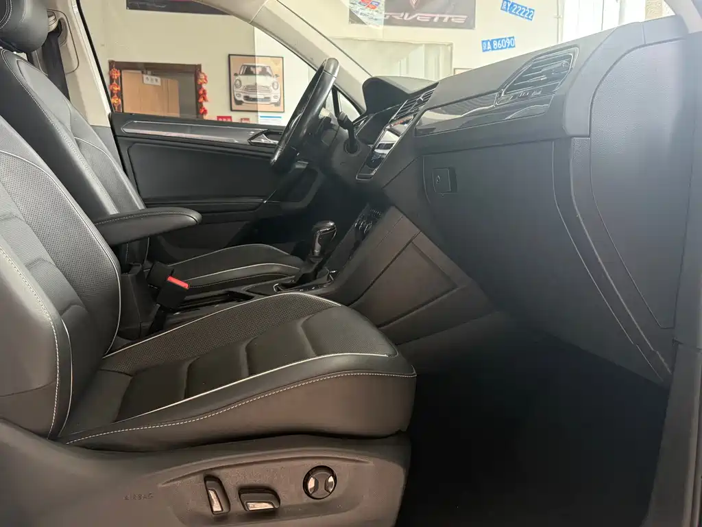 Volkswagen Tiguan L 2021 — фото 12