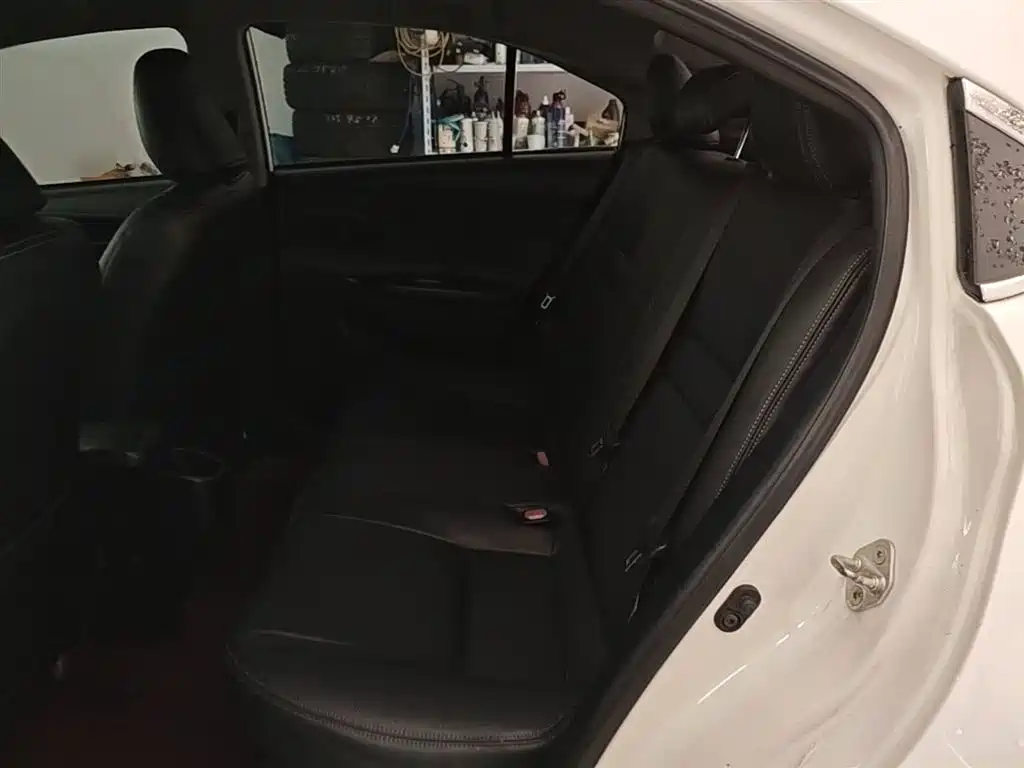 Toyota Yaris L 2020 — фото 17