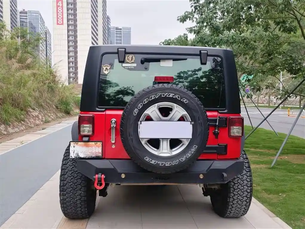 Jeep Wrangler 2014 — фото 8