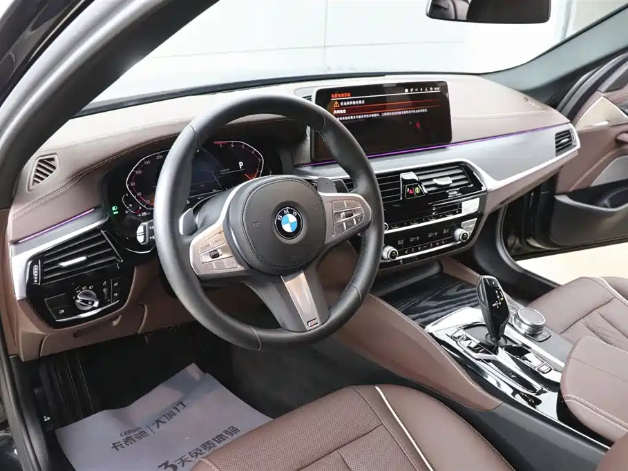 BMW 5 Series 2023 — фото 13