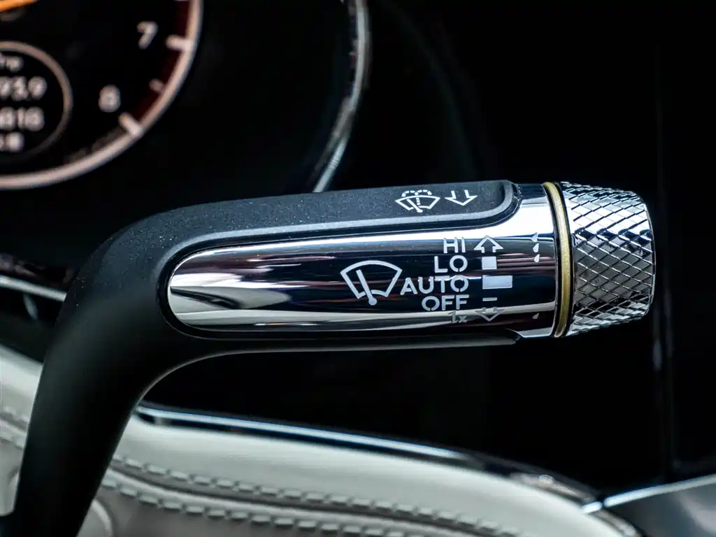 Bentley Continental 2023 — фото 20