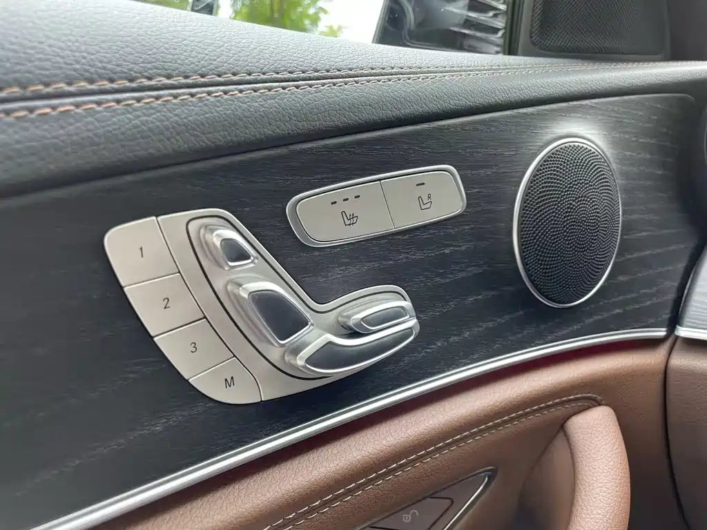 Mercedes-Benz E-Class 2022 — фото 17