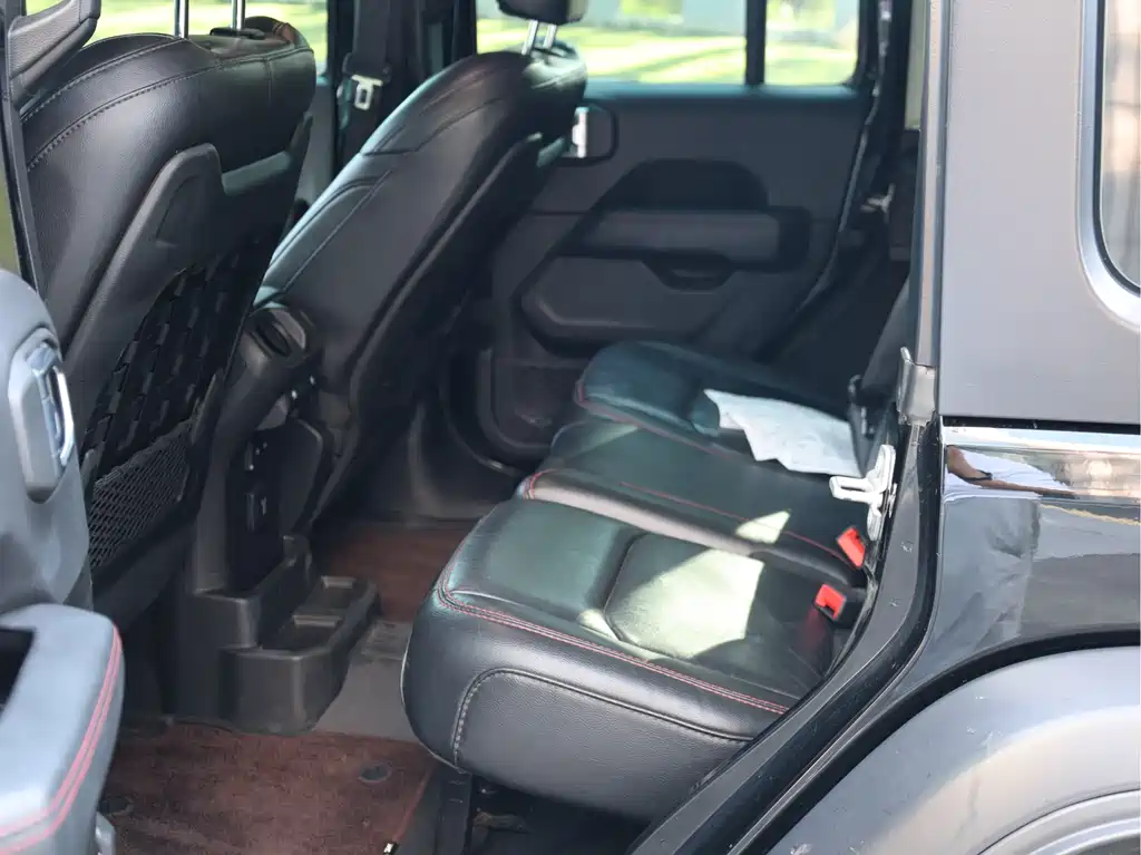 Jeep Wrangler 2022 — фото 12