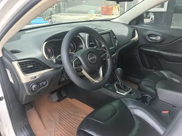 Jeep Cherokee 2016