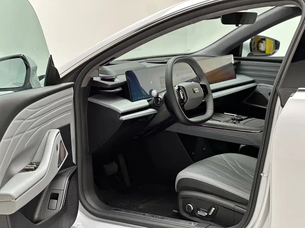 Geely Galaxy E8 2025 — фото 13