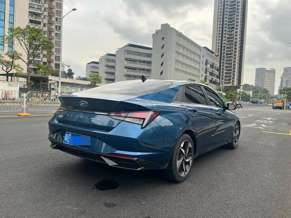 Hyundai Elantra 2021