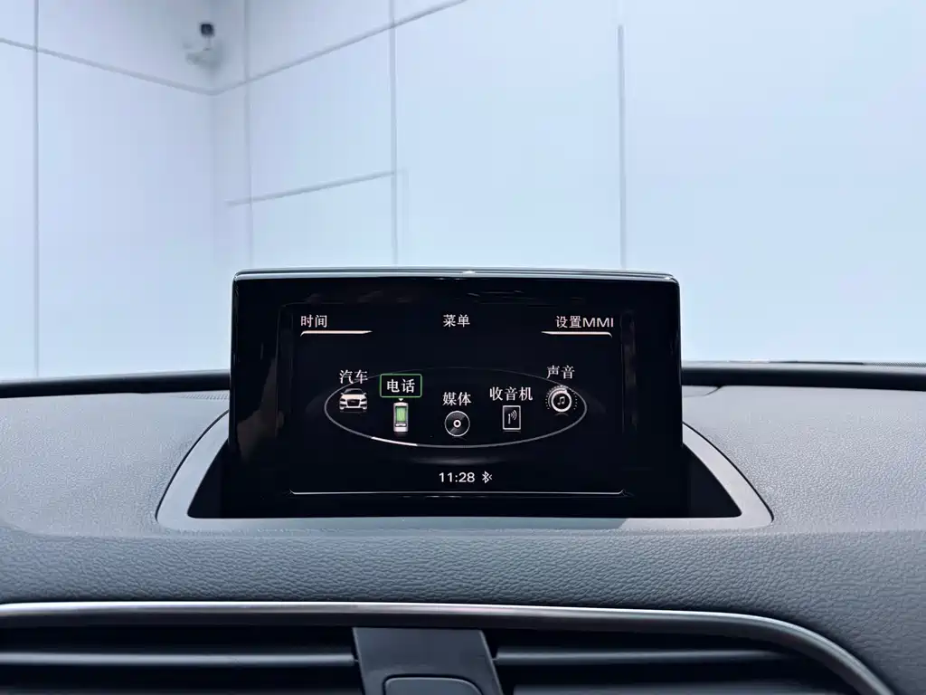 Audi Q3 2018 — фото 15