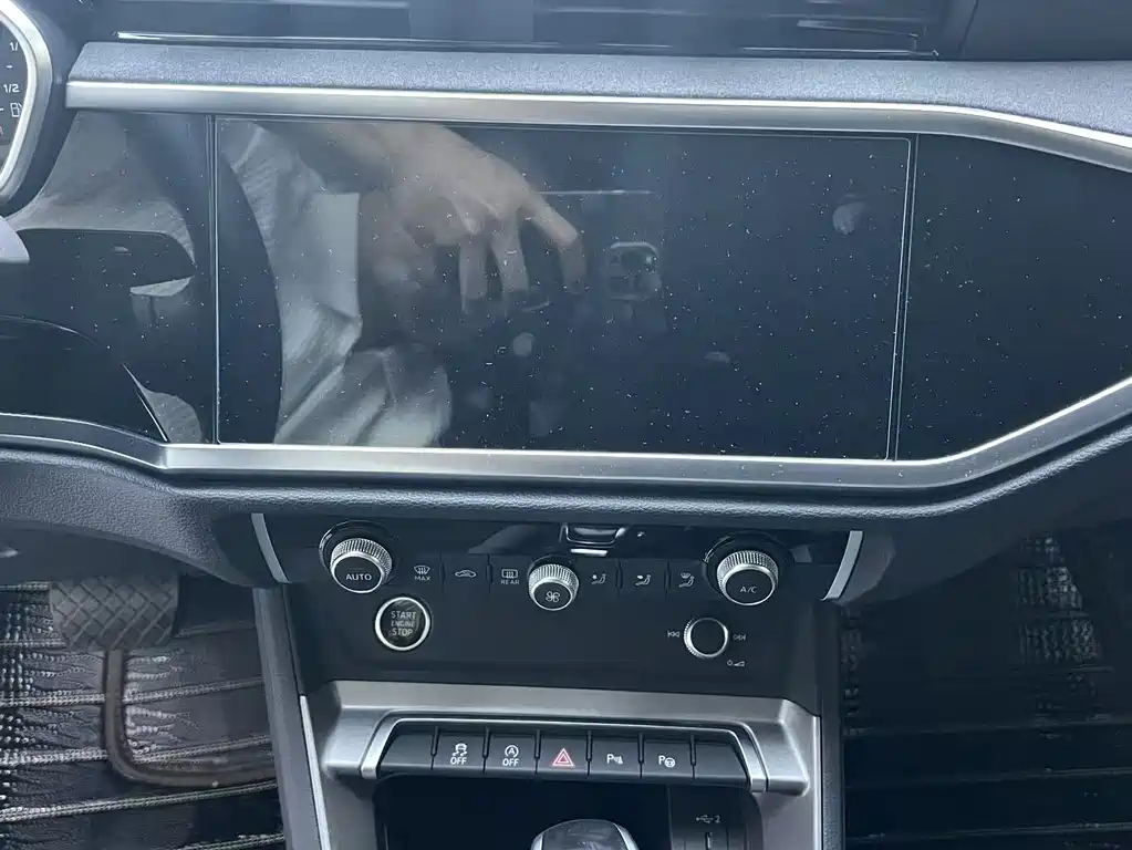 Audi Q3 2023 — фото 9