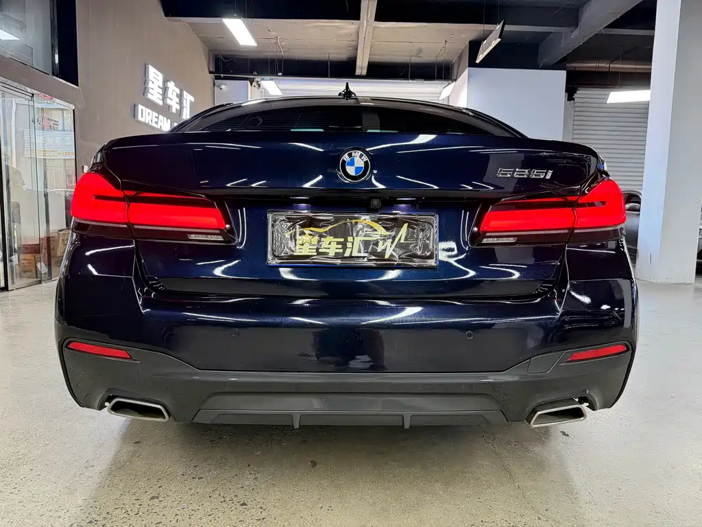 BMW 5 Series 2023 — фото 12