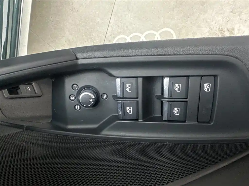 Audi A3 2023 — фото 14