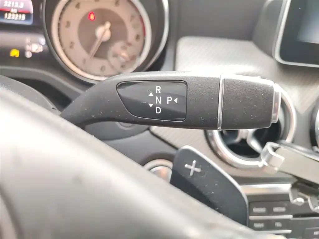 Mercedes-Benz GLA 2017 — фото 14